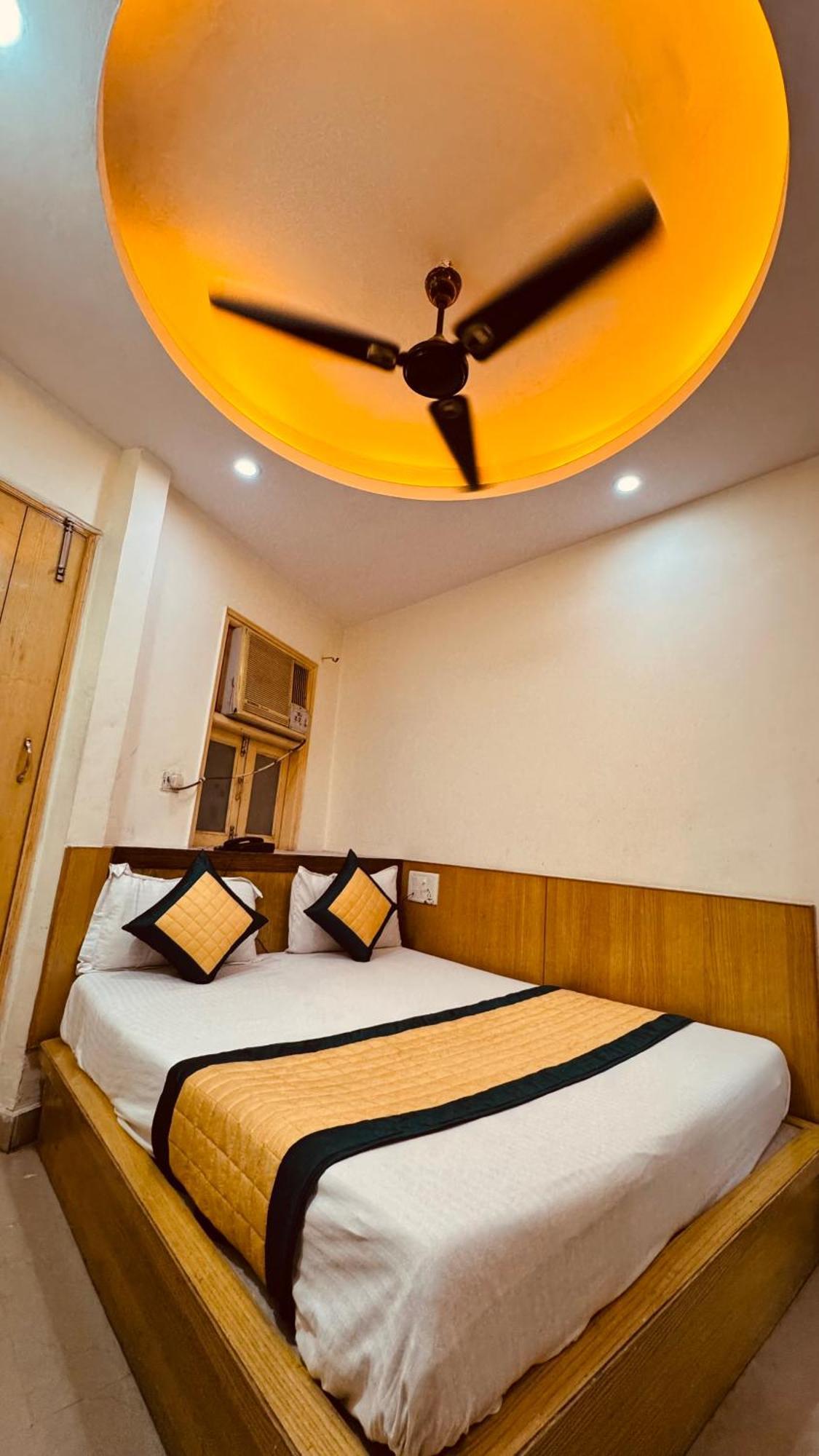Cottage Lord Krishna Walking Distance From New Delhi Railway Station Buitenkant foto