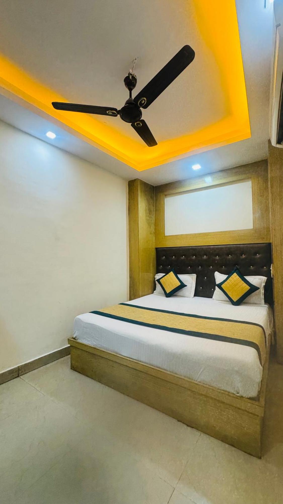 Cottage Lord Krishna Walking Distance From New Delhi Railway Station Buitenkant foto